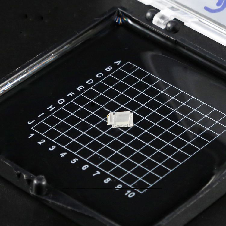 4Channells 851nm-941nm, 0.5mm-1.5mm pitch, 8/13.5deg AOI, High beam parallelism 